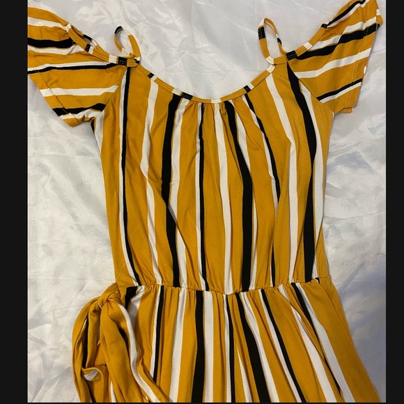 YELLOW STRIPE JUMPSUIT WITH TIE AT WAIST AU10 - Picture 2 of 3